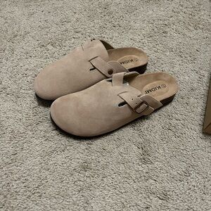 Women's Tan Suede Clogs